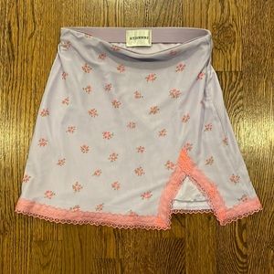 Floral lace trimmed mini skirt with slit lavender with pink flowers size small